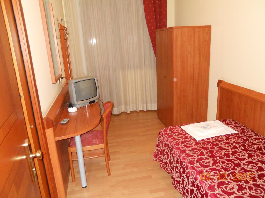 Hotel Val Di Sangro Perano Стая снимка